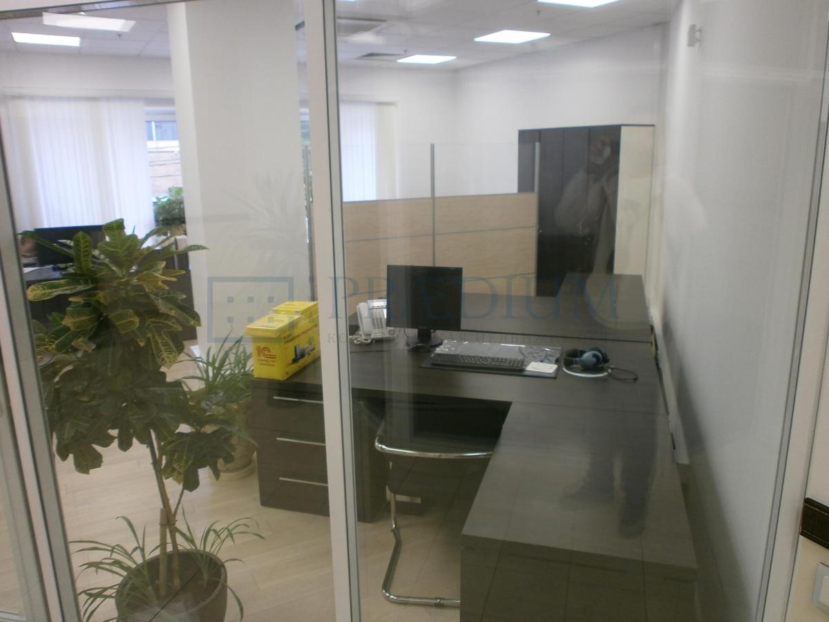 Продам торговое помещение в Москве, д 5