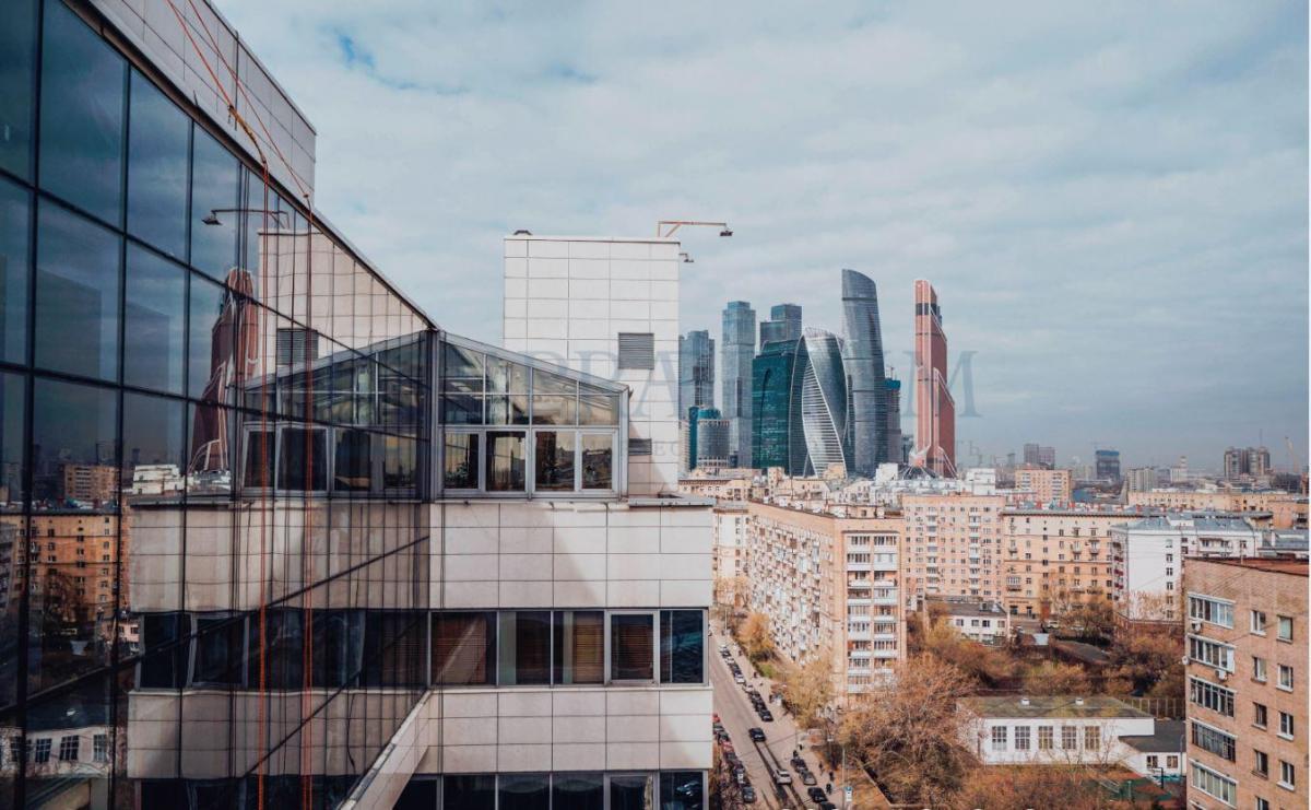 Продам торговое помещение в Москве, д 5