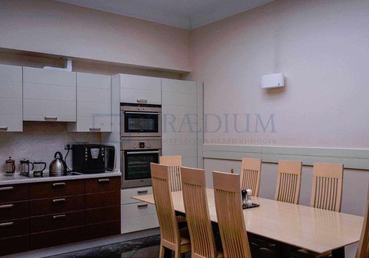 Продам торговое помещение в Москве, д 5