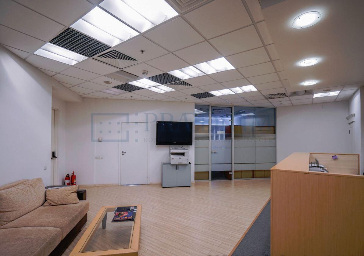 Продам торговое помещение в Москве, д 5