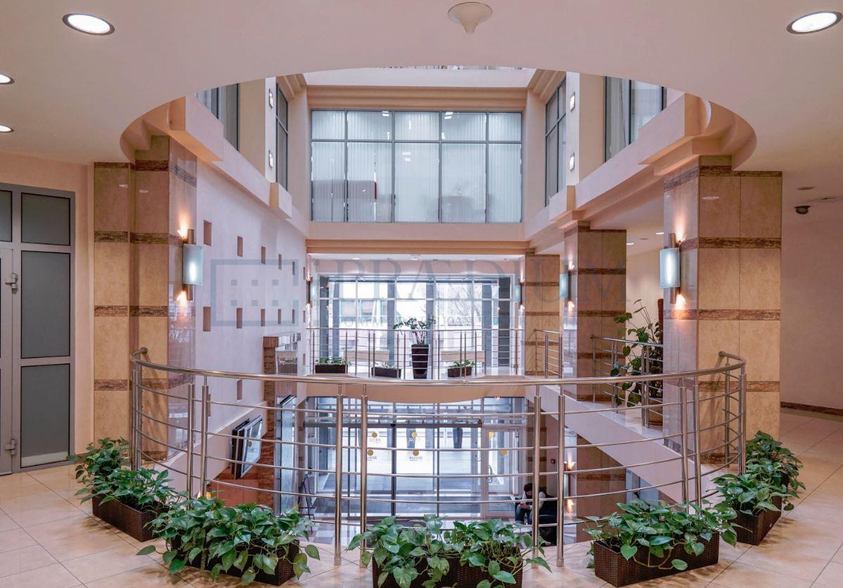 Продам торговое помещение в Москве, д 5