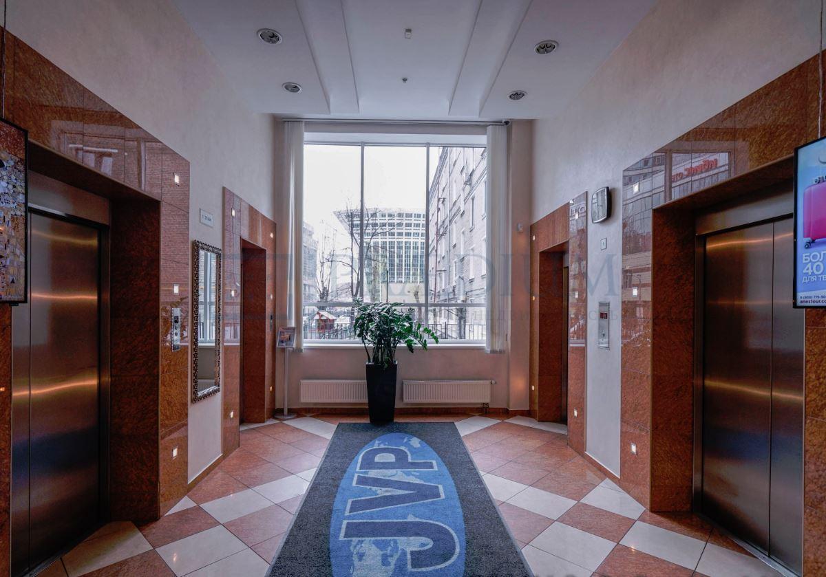 Продам торговое помещение в Москве, д 5