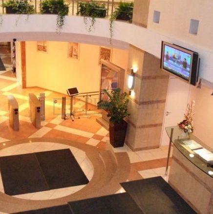 Продам торговое помещение в Москве, д 5