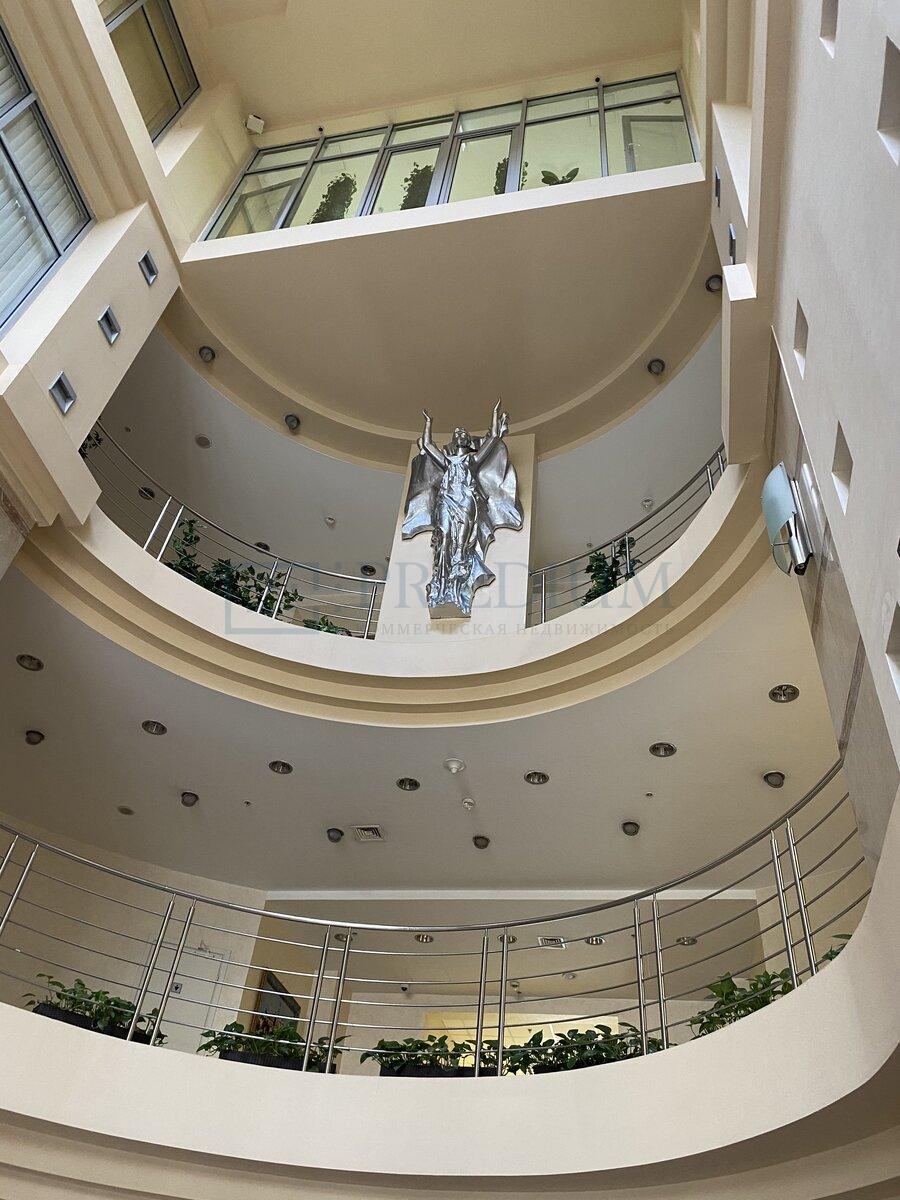 Продам торговое помещение в Москве, д 5