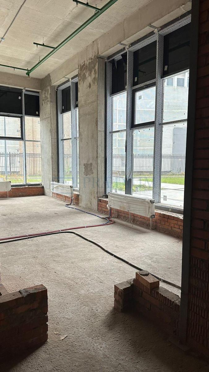 Продам торговое помещение в Москве, д 24