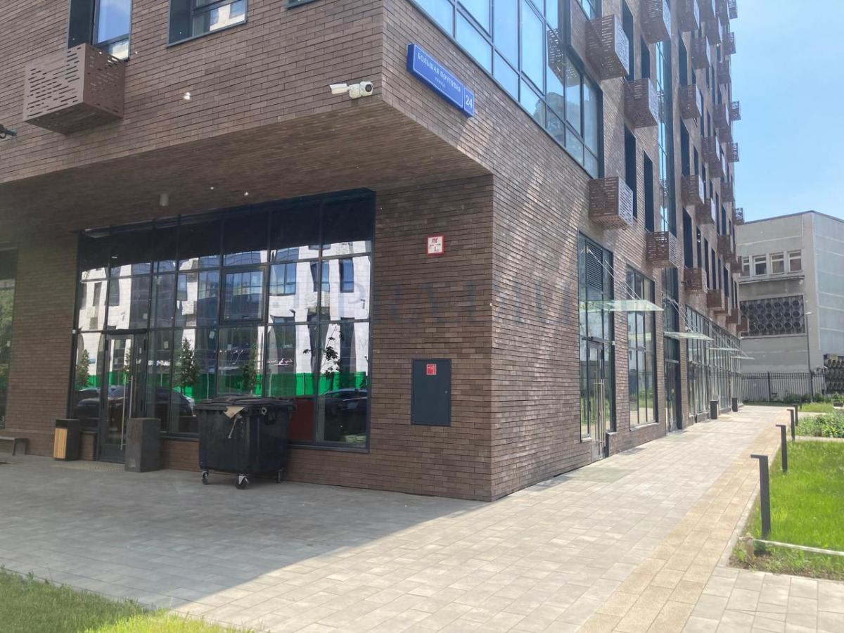 Продам торговое помещение в Москве, д 24