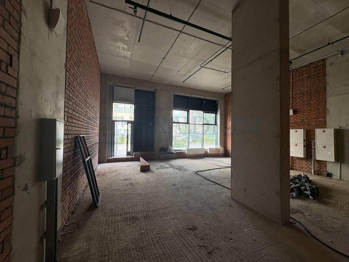 Продам торговое помещение в Москве, д 24