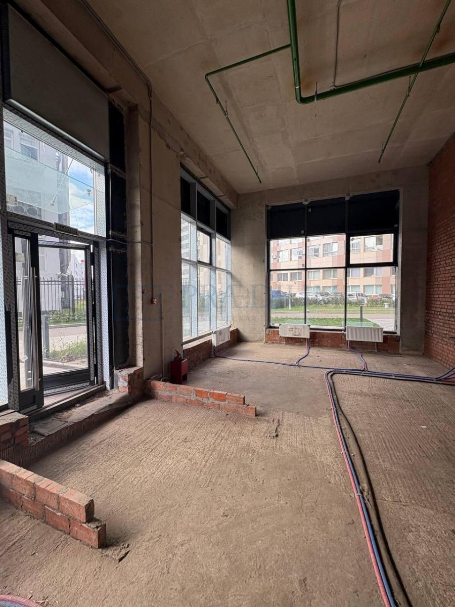 Продам торговое помещение в Москве, д 24