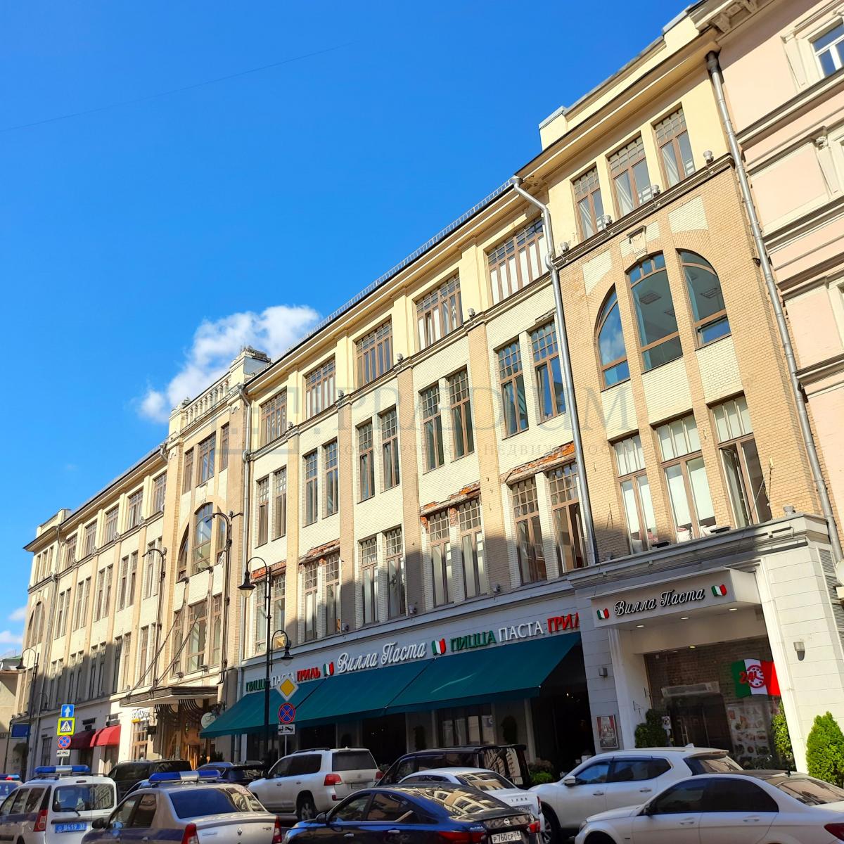 Продам торговое помещение в Москве, д 32 стр 1