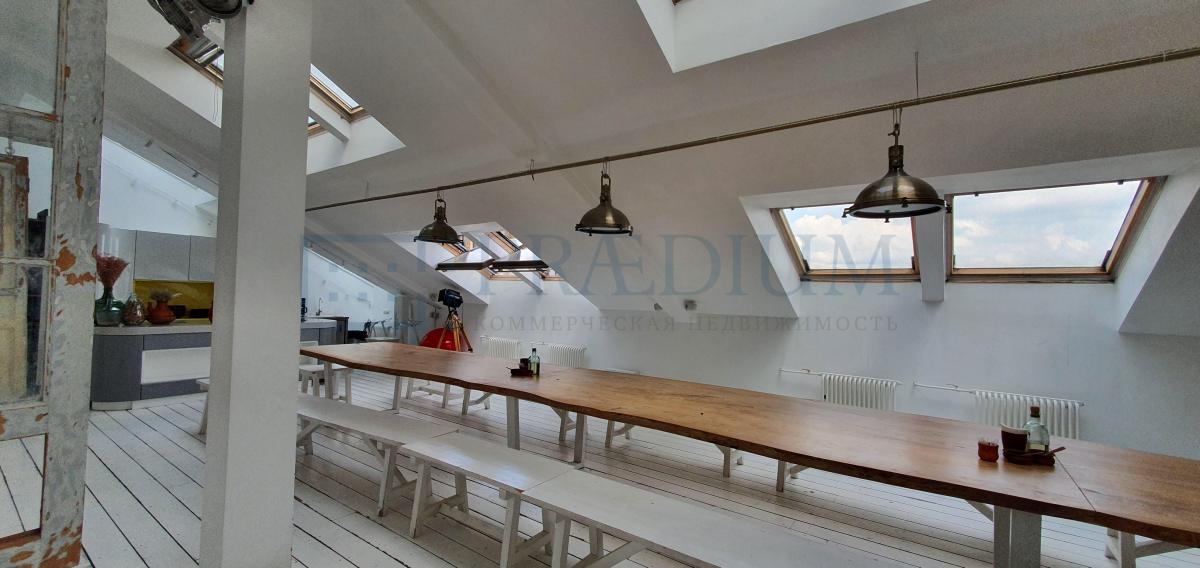 Продам торговое помещение в Москве, д 32 стр 1