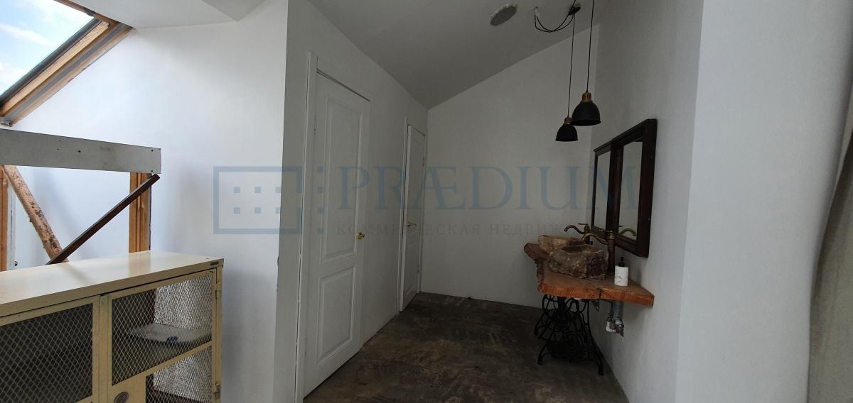 Продам торговое помещение в Москве, д 32 стр 1