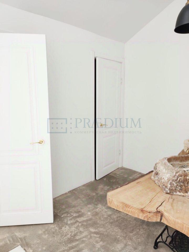 Продам торговое помещение в Москве, д 32 стр 1