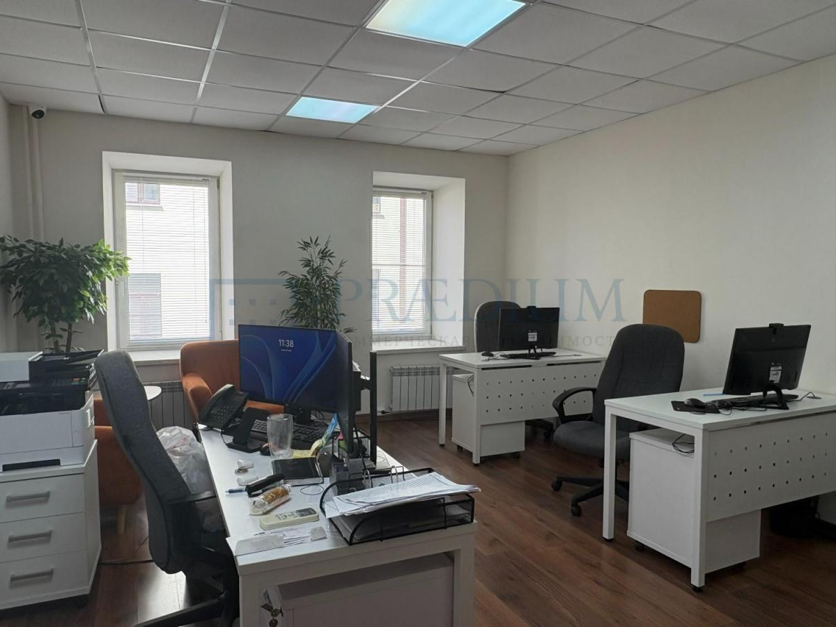 Сдается торговое помещение в Москве, д 8