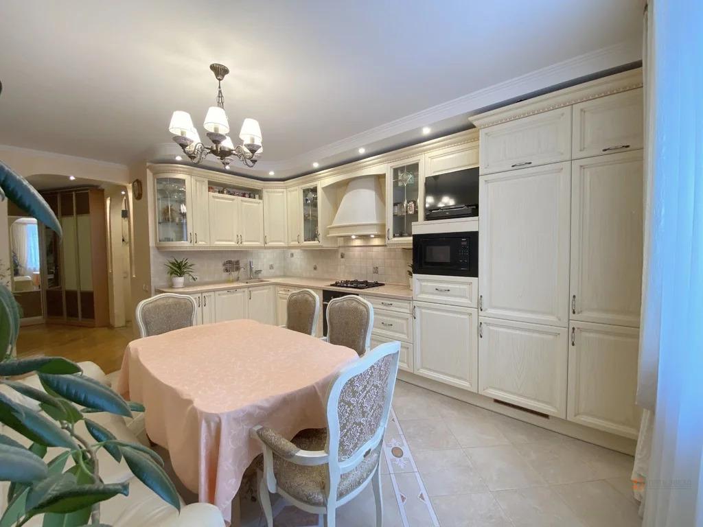 Продам 2-комнатную квартиру в Чехове, 2а