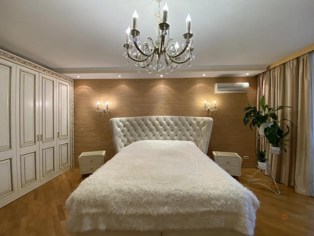 Продам 2-комнатную квартиру в Чехове, 2а