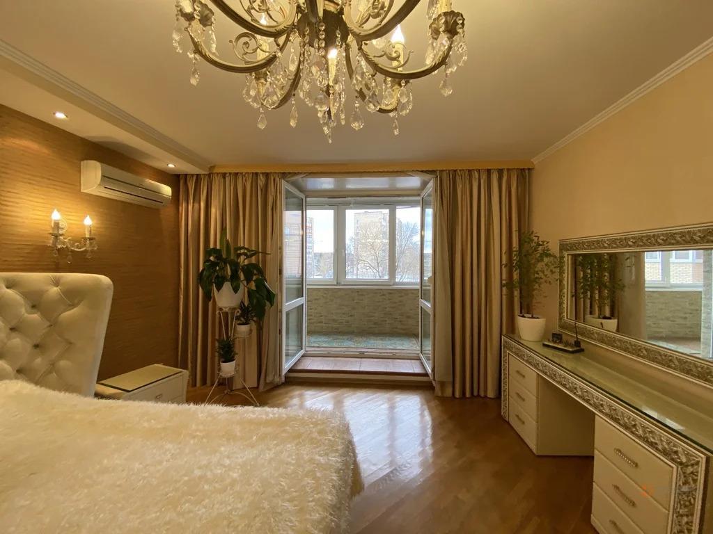 Продам 2-комнатную квартиру в Чехове, 2а