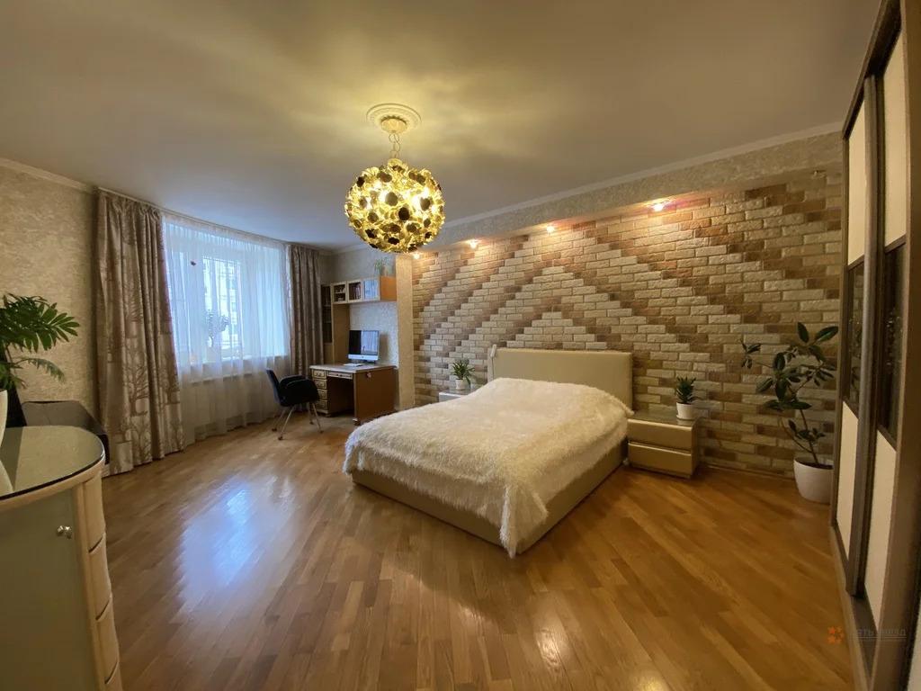 Продам 2-комнатную квартиру в Чехове, 2а