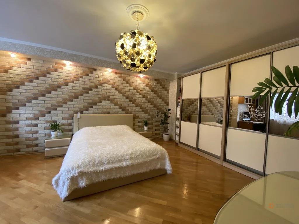 Продам 2-комнатную квартиру в Чехове, 2а