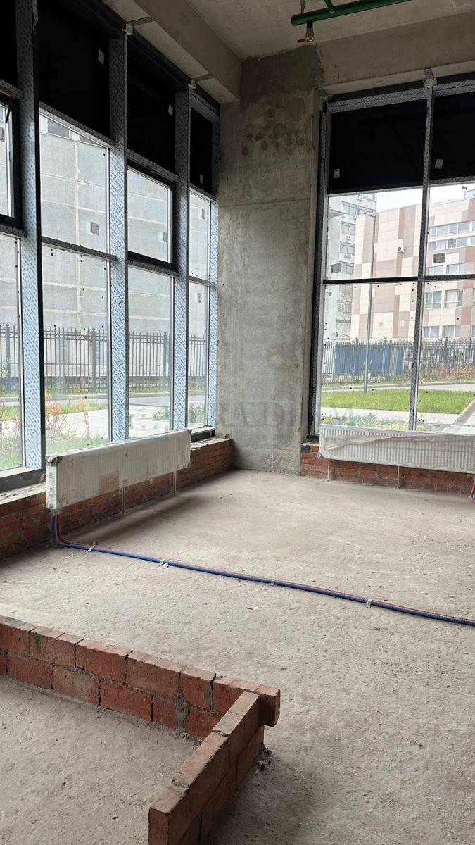 Продам торговое помещение в Москве, д 24