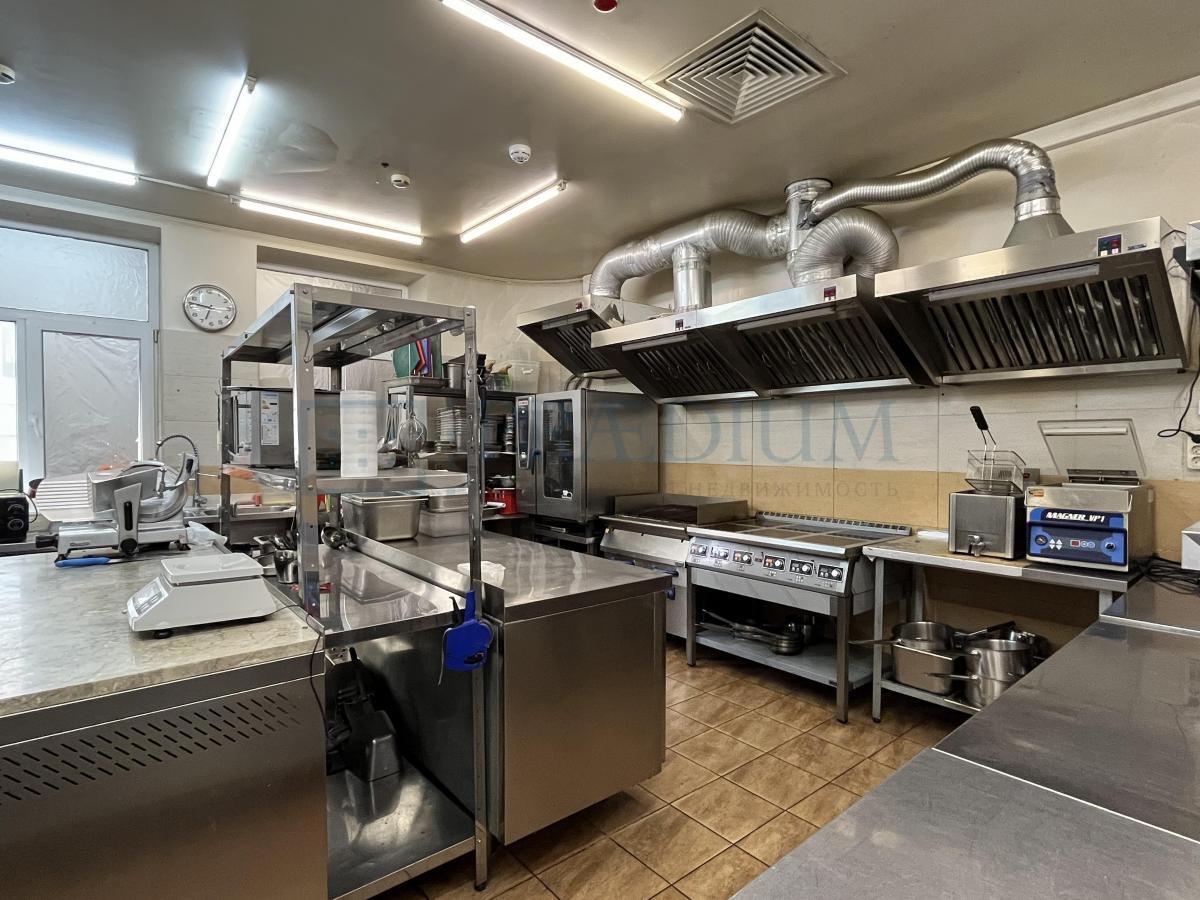 Продам торговое помещение в Москве, д 11 стр 2