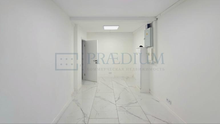 Продам торговое помещение в, д 7-21