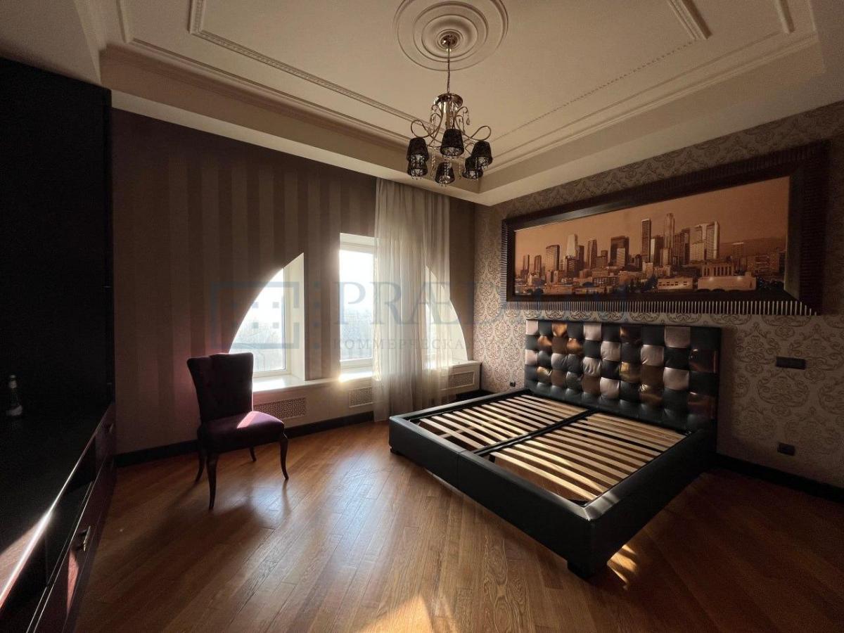 Продам торговое помещение в Москве, д 11 стр 2