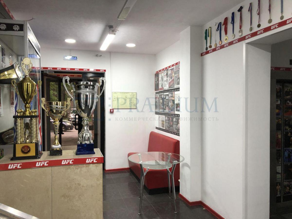 Продам торговое помещение в Москве, д 11 к 1