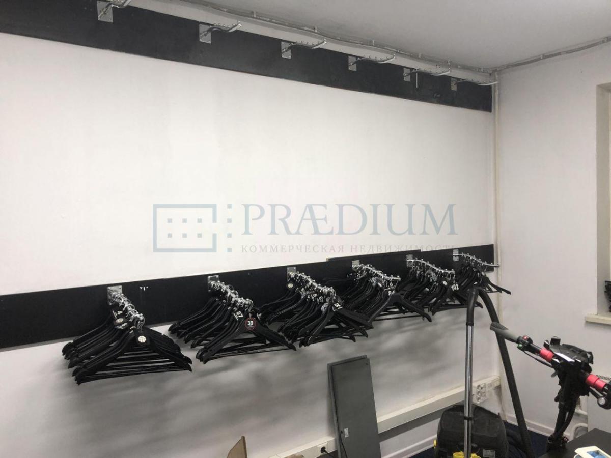 Продам торговое помещение в Москве, д 11 к 1