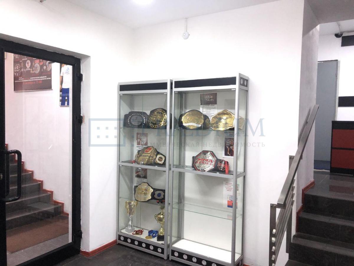 Продам торговое помещение в Москве, д 11 к 1