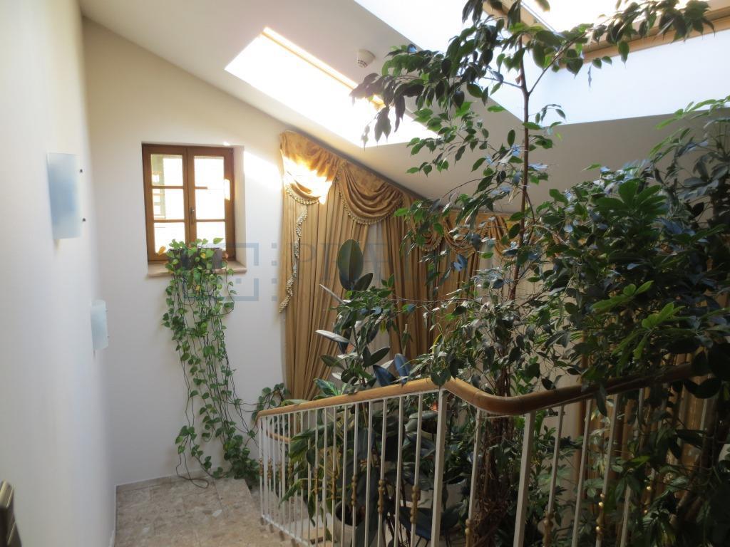 Продам офис в Москве, д 63 стр 1