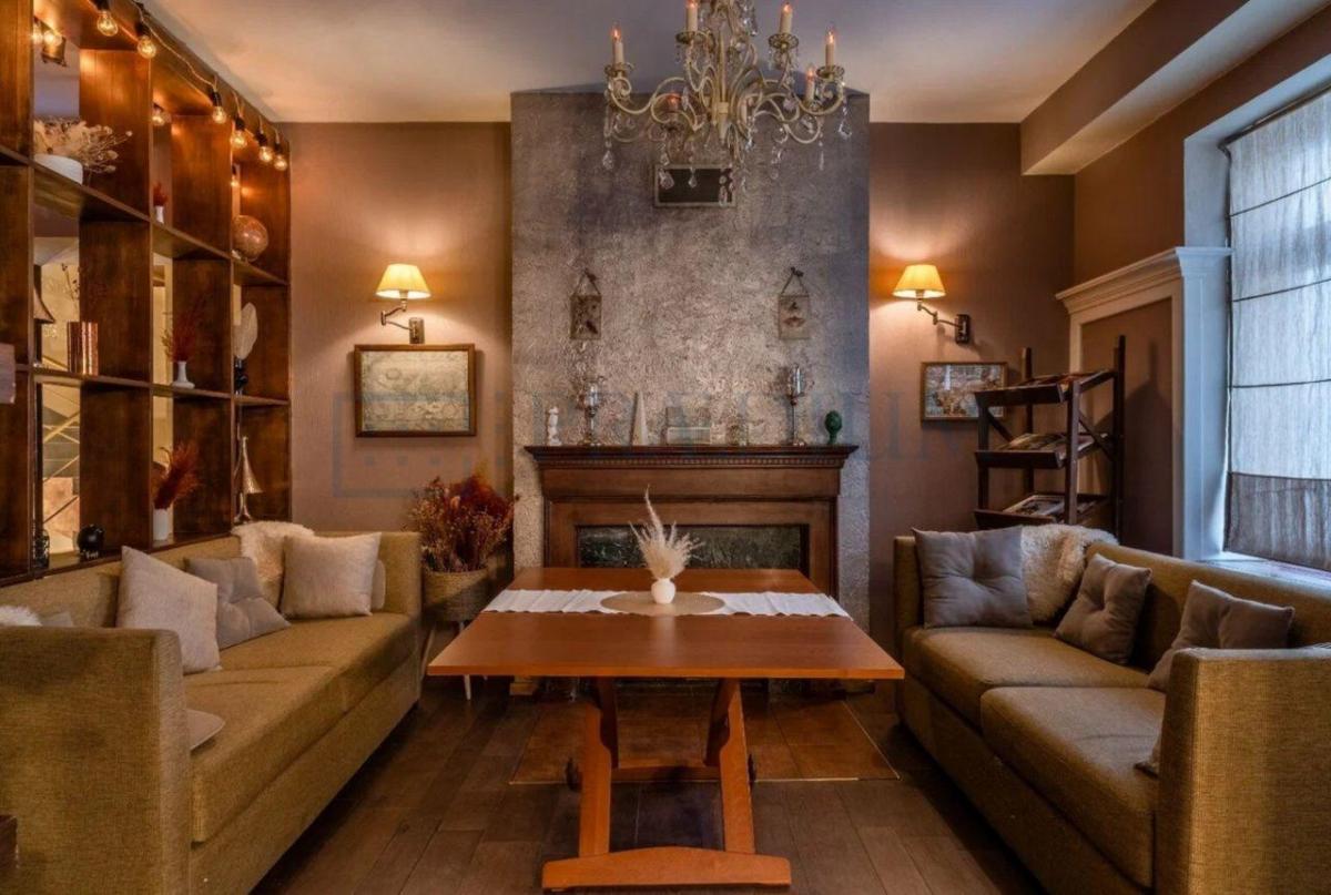 Продам торговое помещение в, д 24 стр 2