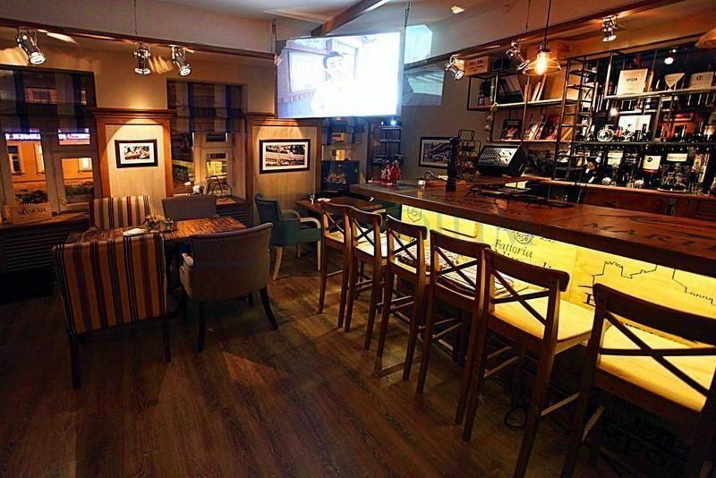 Продам торговое помещение в, д 24 стр 2