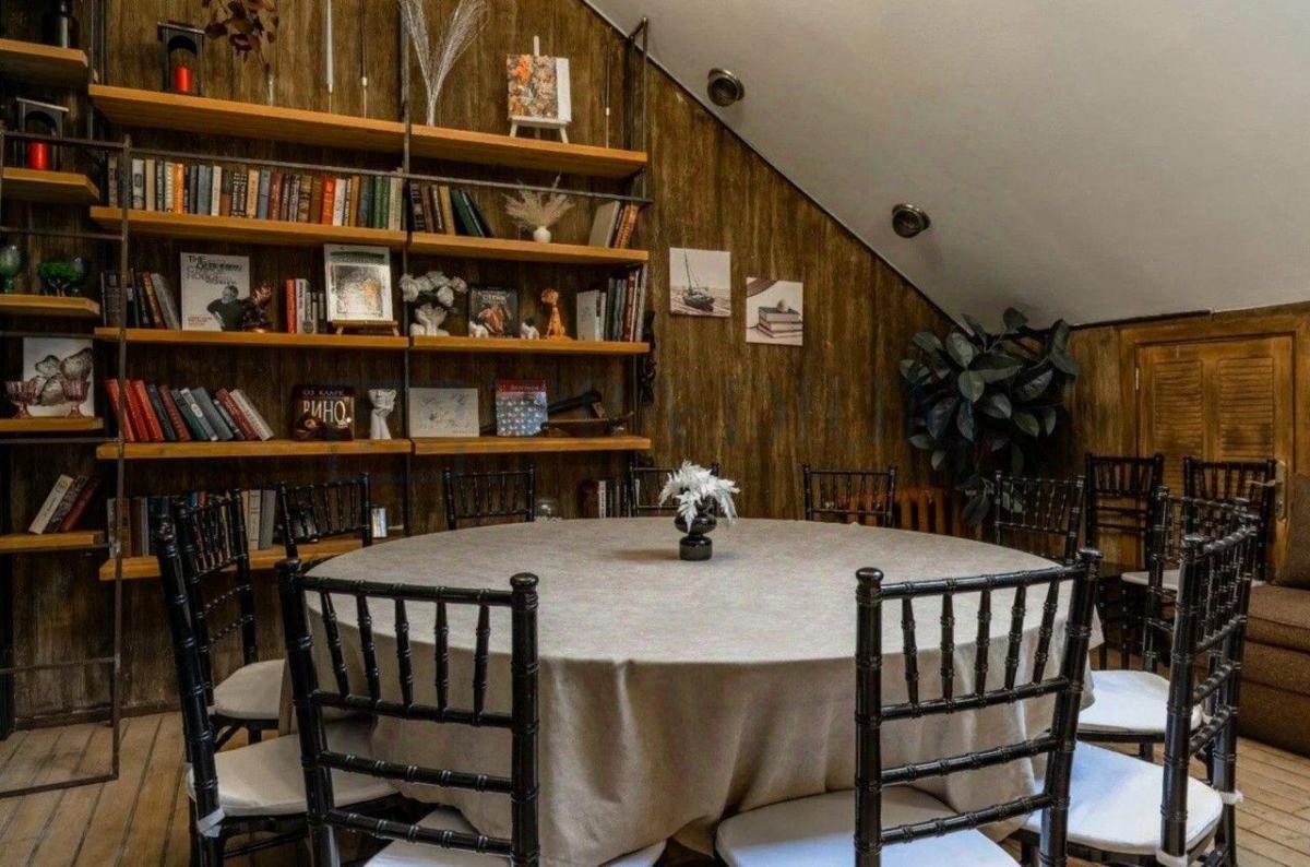 Продам торговое помещение в, д 24 стр 2