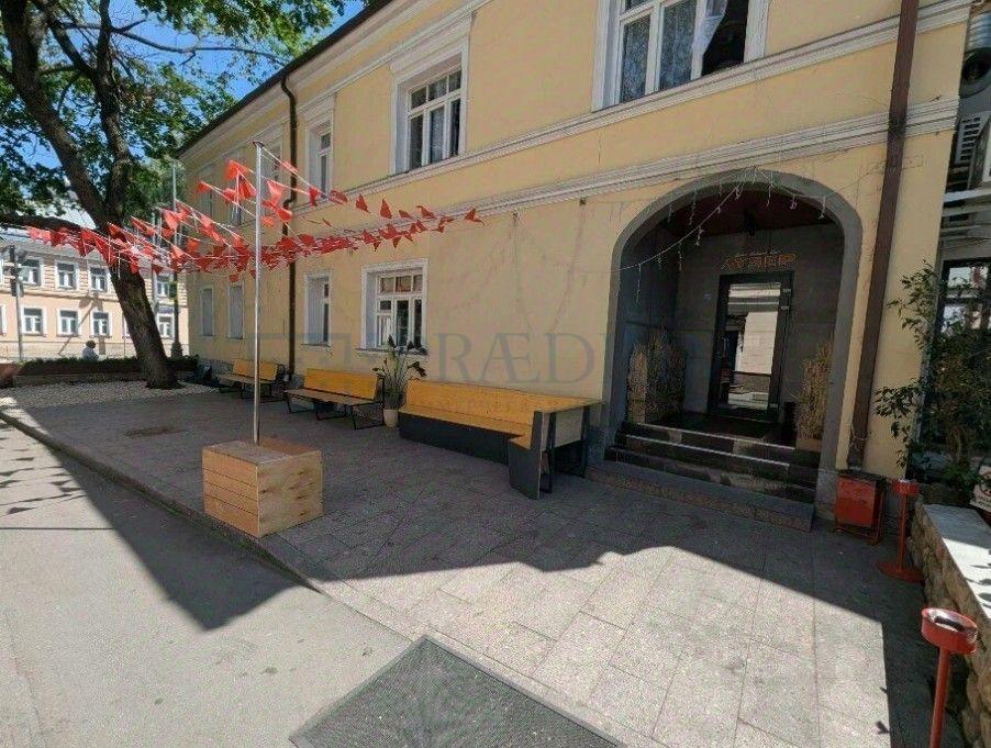 Продам торговое помещение в, д 24 стр 2