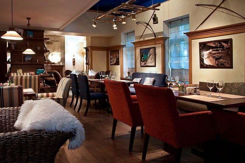 Продам торговое помещение в, д 24 стр 2