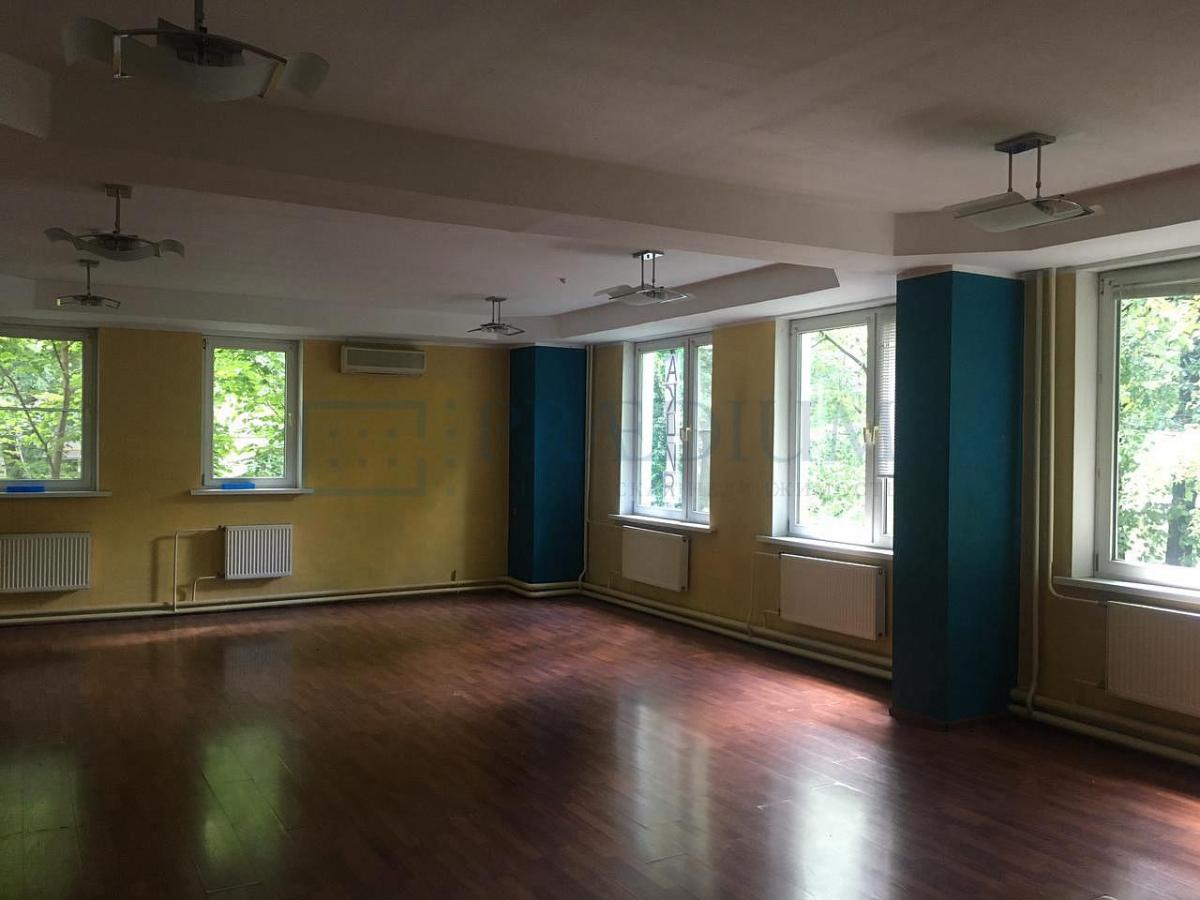 Продам торговое помещение в Москве, д 15А