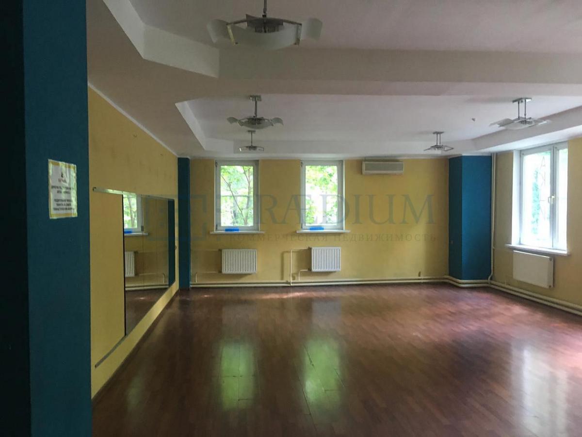 Продам торговое помещение в Москве, д 15А