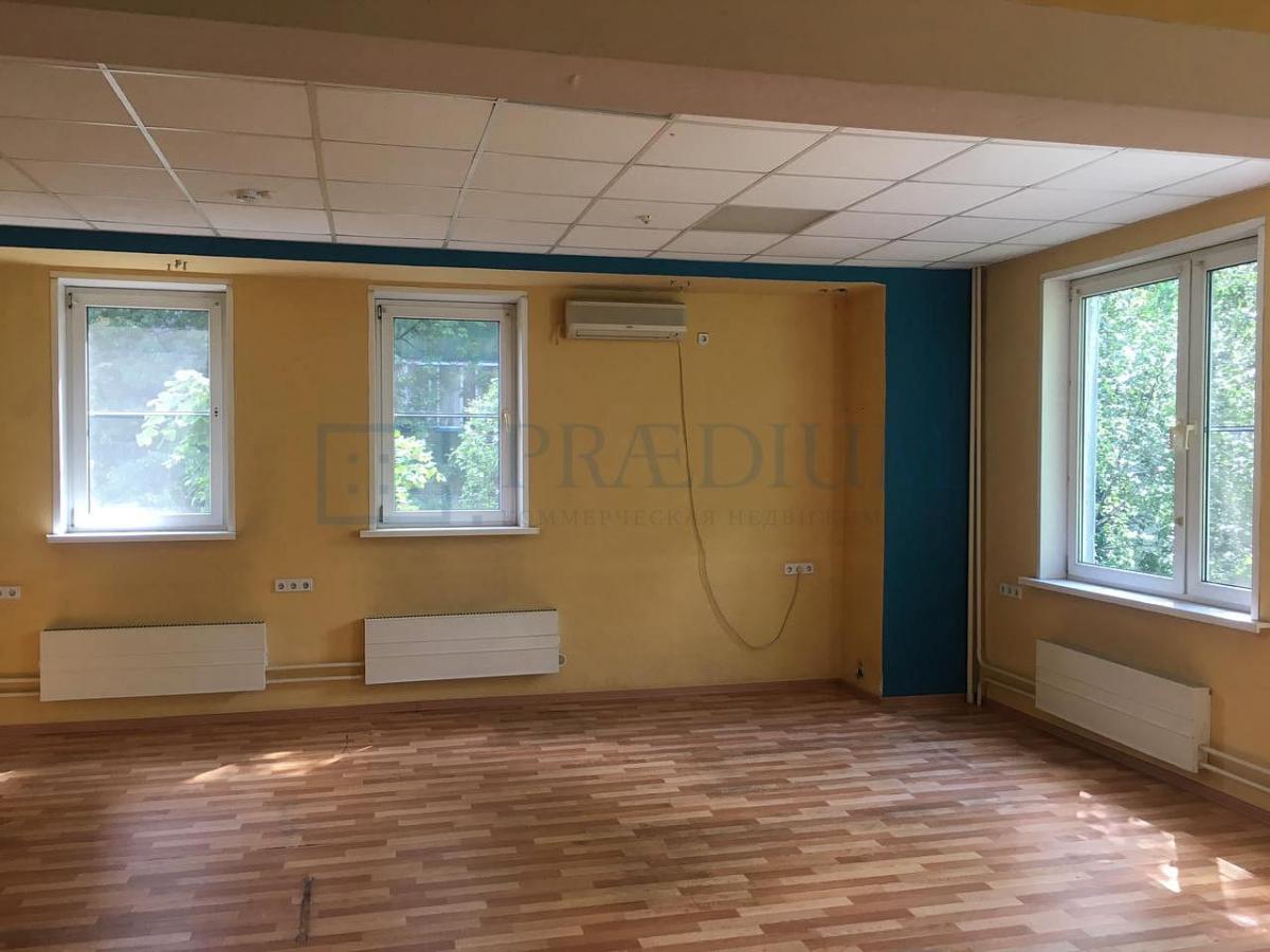 Продам торговое помещение в Москве, д 15А