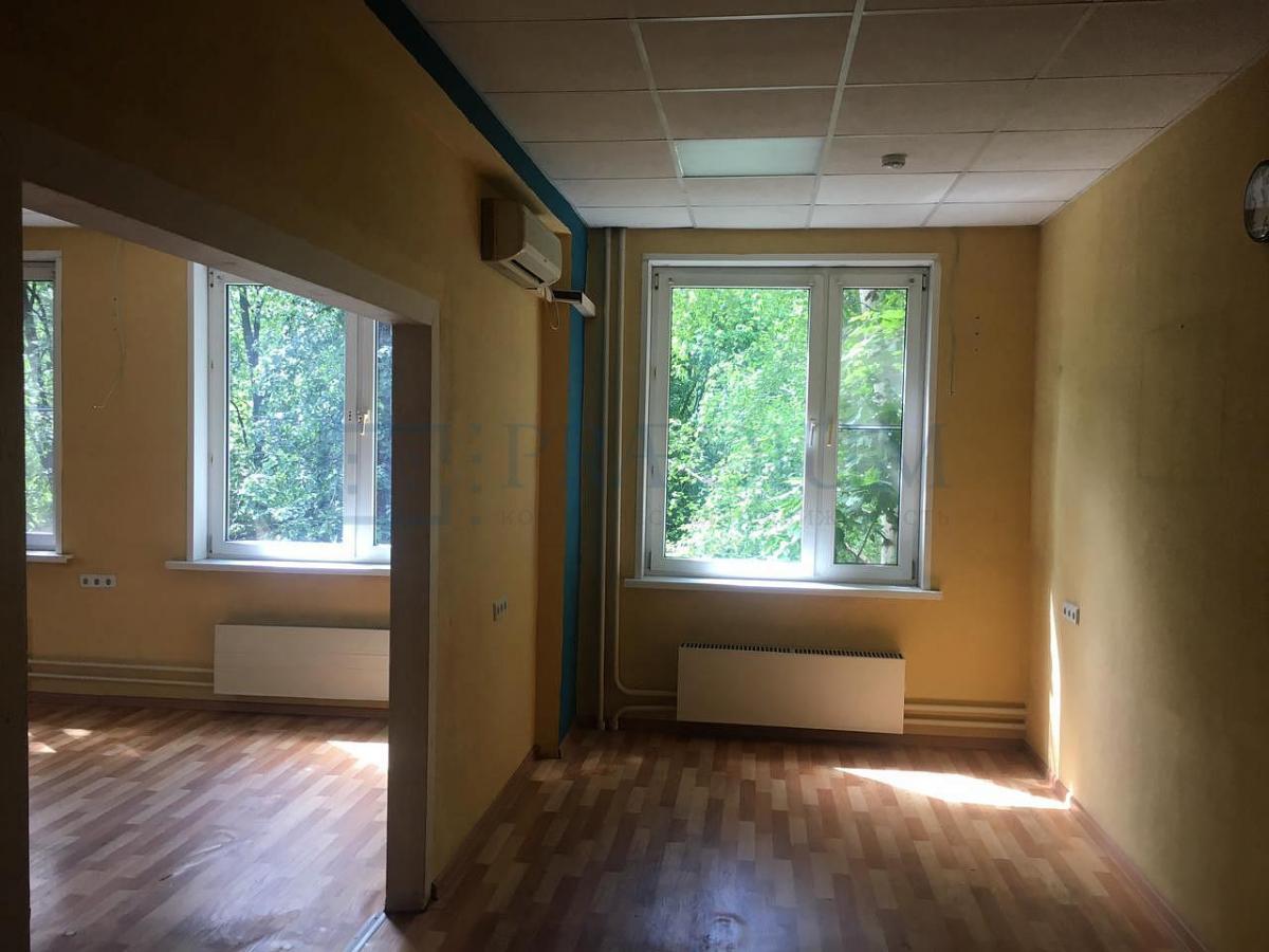 Продам торговое помещение в Москве, д 15А