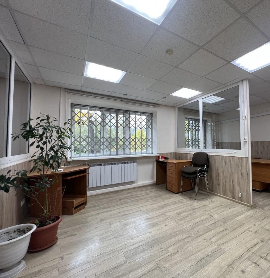 Продам офис в Перми в Ленинском р-не, Крисанова улица, 20а