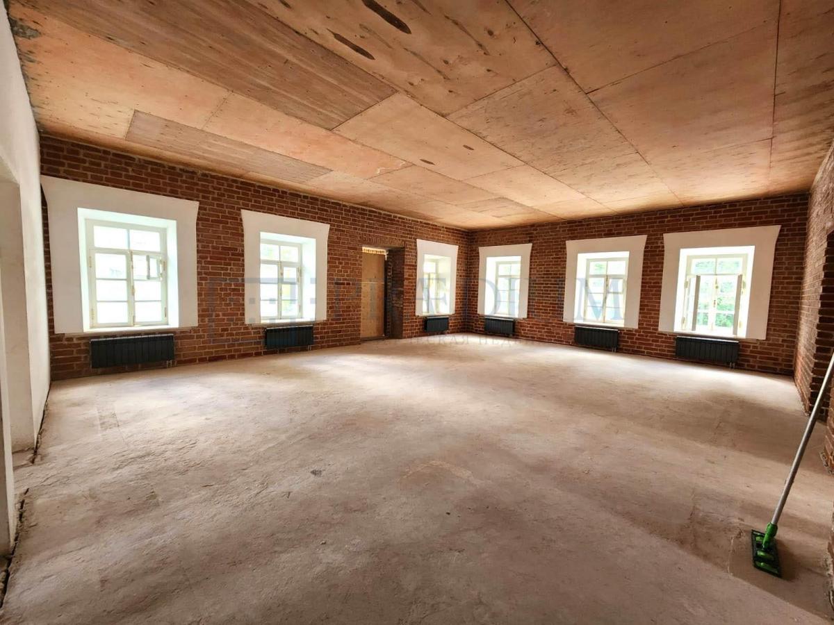 Продам торговое помещение в Москве, д 22