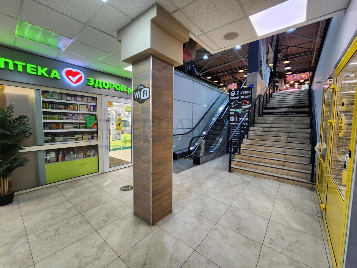 Продам торговое помещение в, д 18