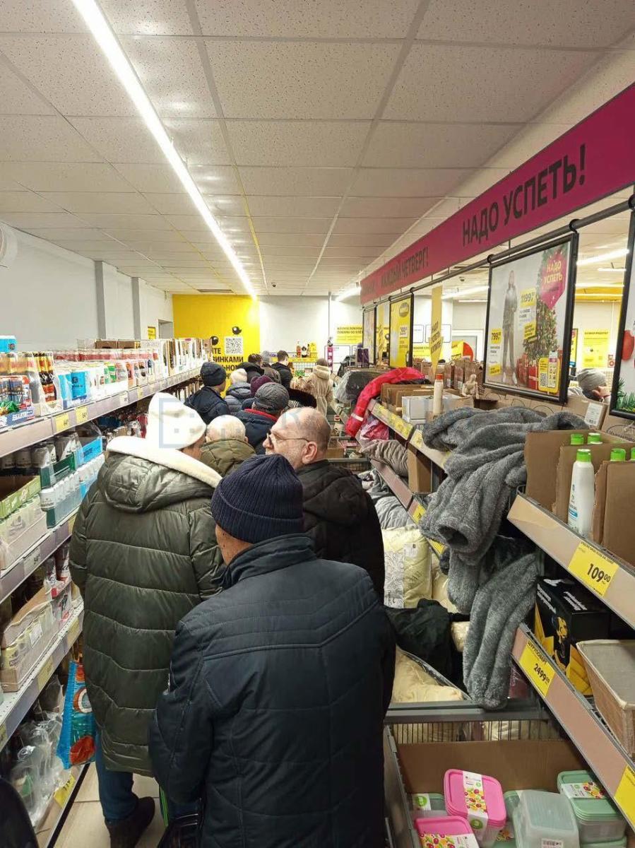 Продам торговое помещение в, д 18