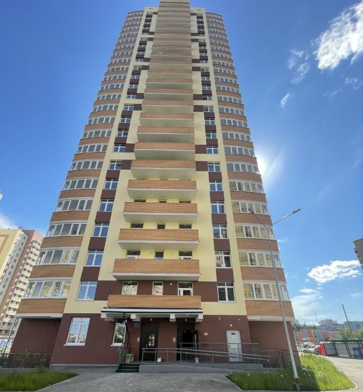 Продам 3-комнатную квартиру в новостройке в Перми в Индустриальном р-не, Карпинского улица, 110а