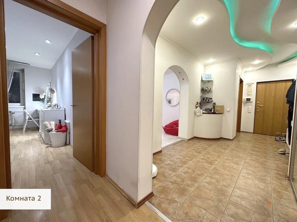 Продам 4-комнатную квартиру в Москве, 5к1