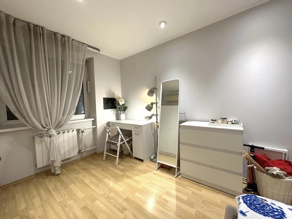 Продам 4-комнатную квартиру в Москве, 5к1