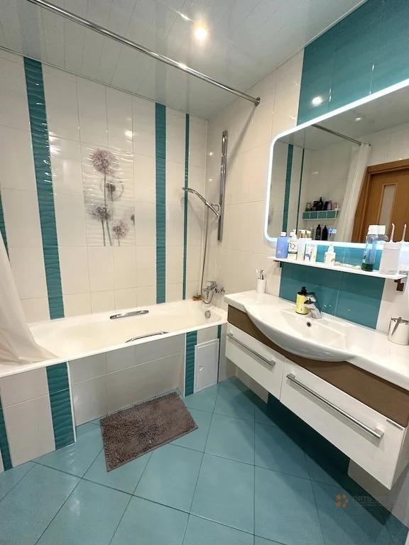 Продам 4-комнатную квартиру в Москве, 5к1