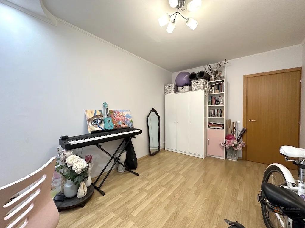 Продам 4-комнатную квартиру в Москве, 5к1