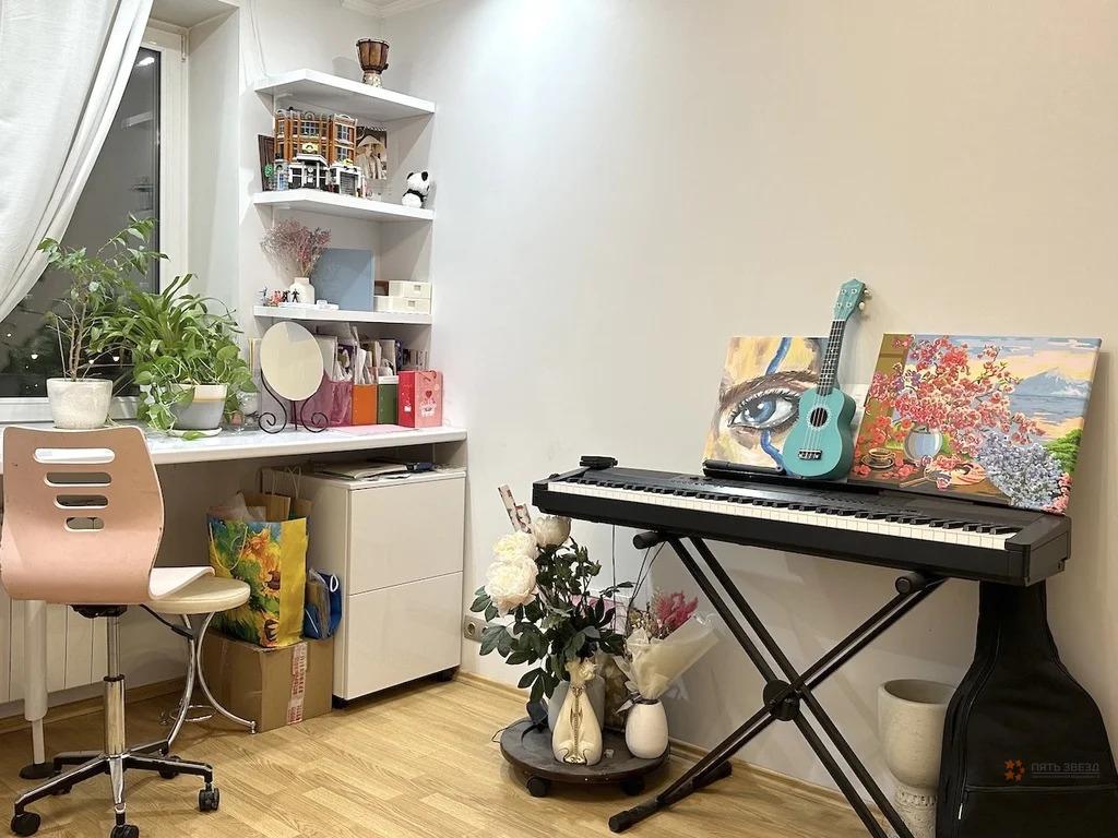 Продам 4-комнатную квартиру в Москве, 5к1