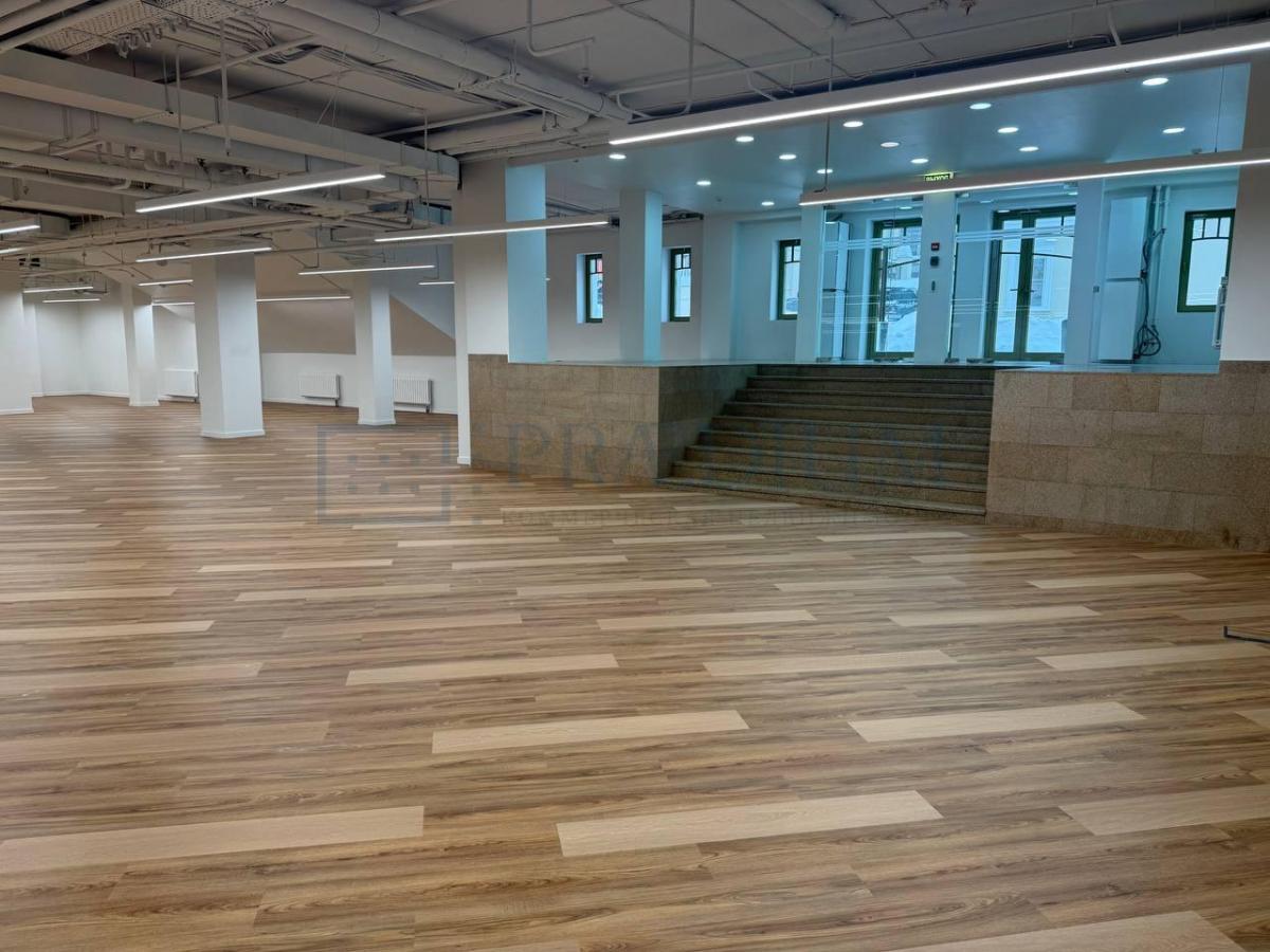 Сдается торговое помещение в Москве, д 4